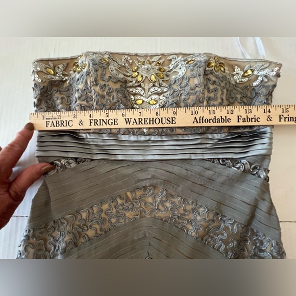 SUE WONG NOCTURNE STRAPLESS BEADED DRESS. SIZE 8.  PLATNIUM GOLD - Picture 13 of 14